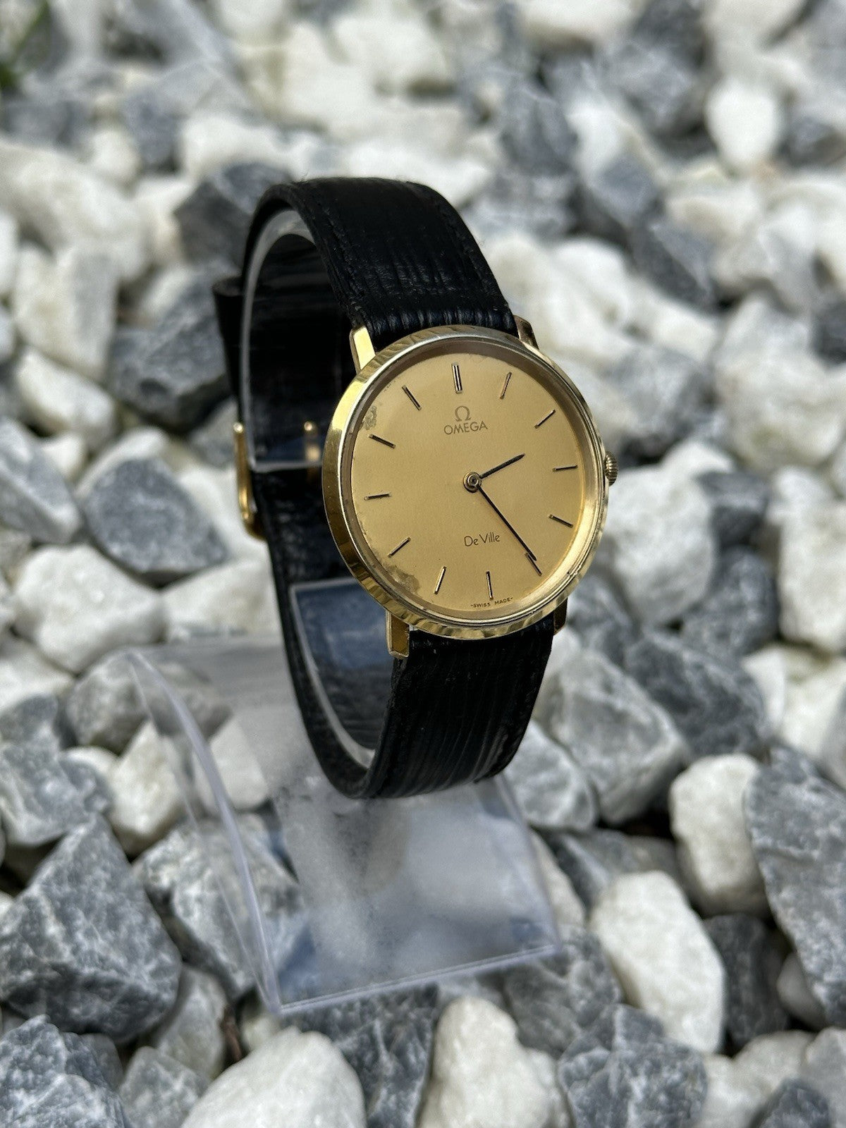 Vintage Omega Gold Plated Mens Quartz Dress Watch, 111.0107 - Running