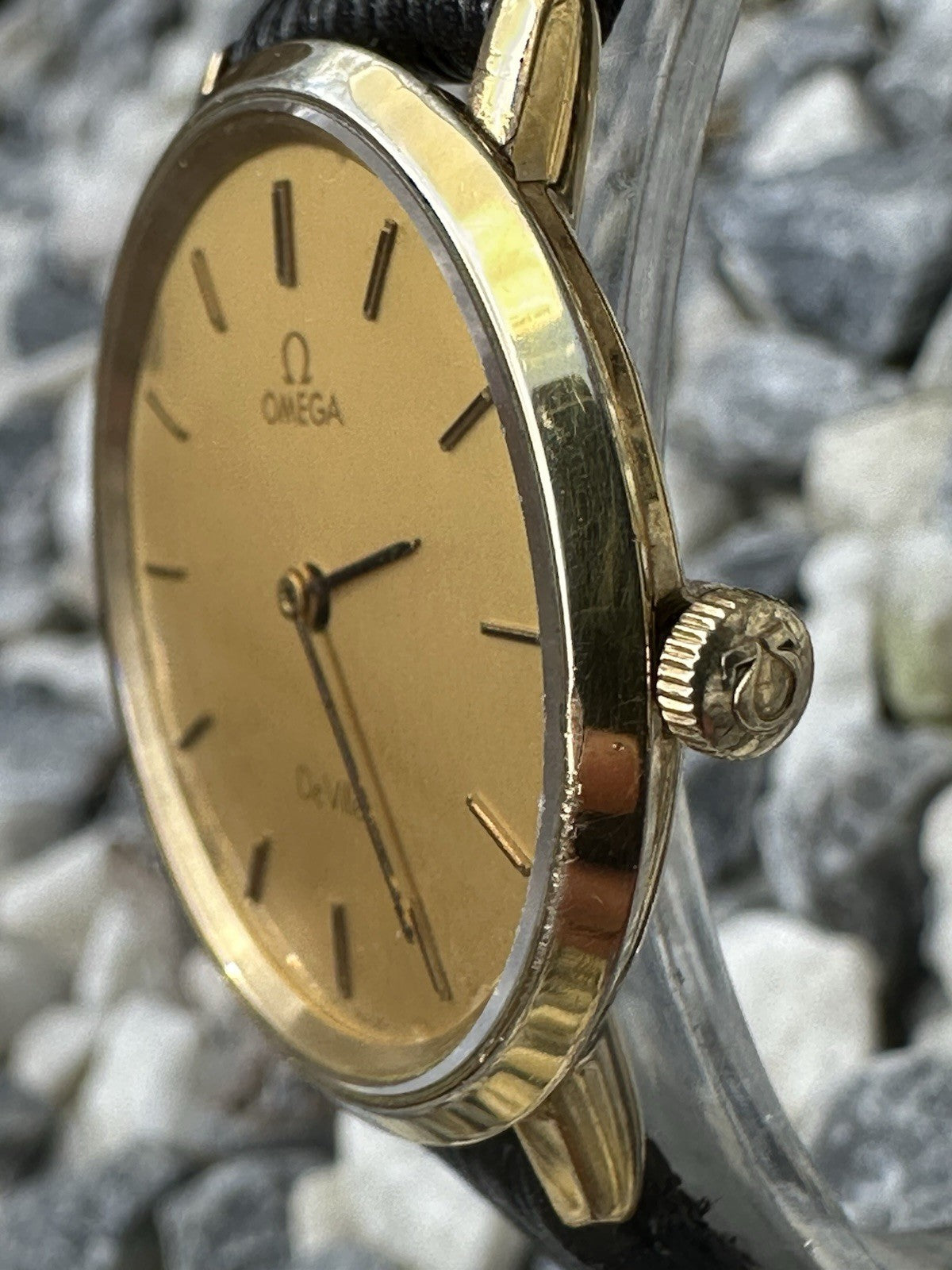 Vintage Omega Gold Plated Mens Quartz Dress Watch, 111.0107 - Running