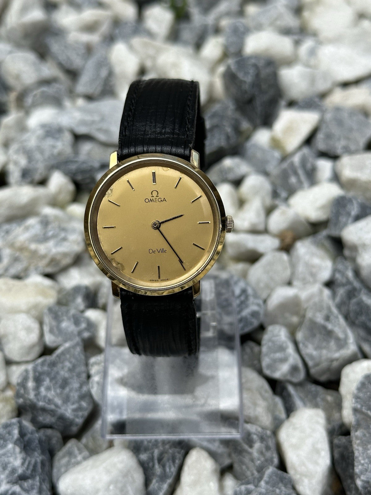 Vintage Omega Gold Plated Mens Quartz Dress Watch, 111.0107 - Running