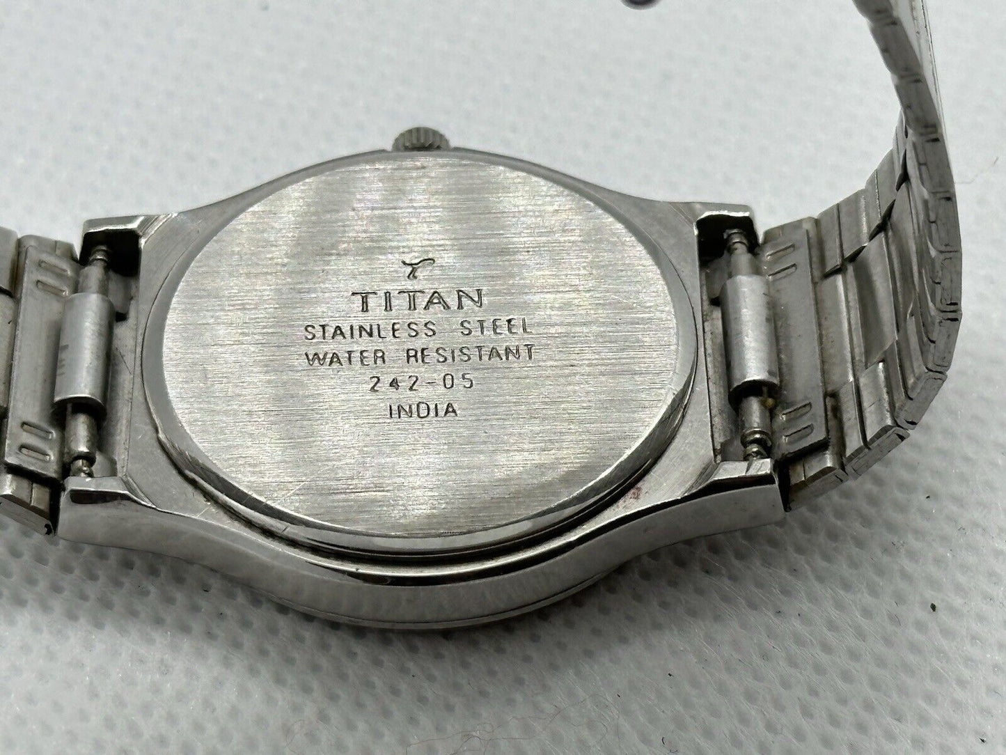 Vintage Titan Quartz Exacta Mens Bracelet Watch - Made in India - Running