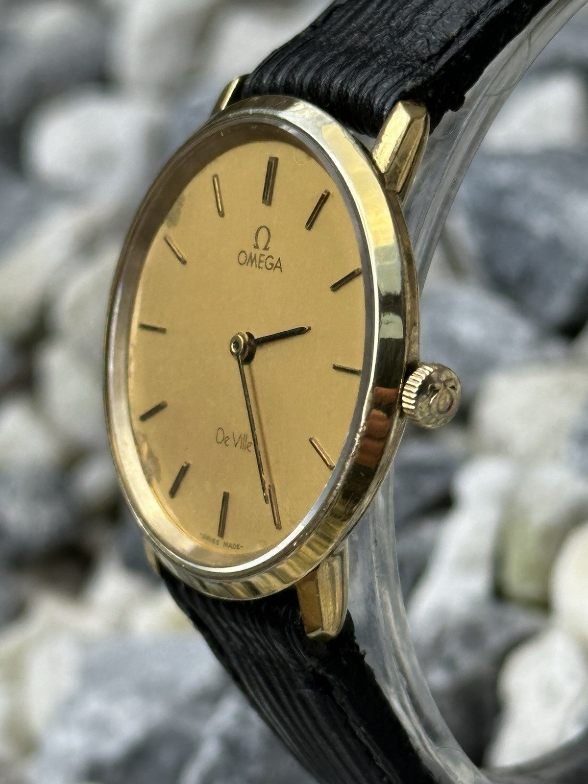 Vintage Omega Gold Plated Mens Quartz Dress Watch, 111.0107 - Running