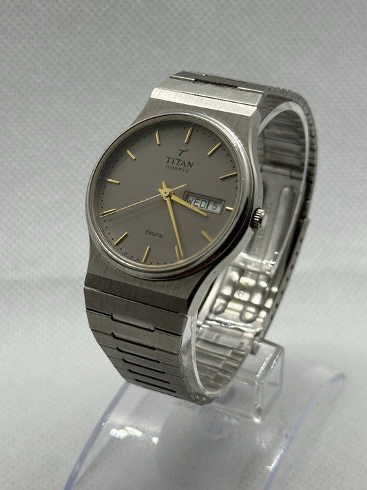 Vintage Titan Quartz Exacta Mens Bracelet Watch - Made in India - Running