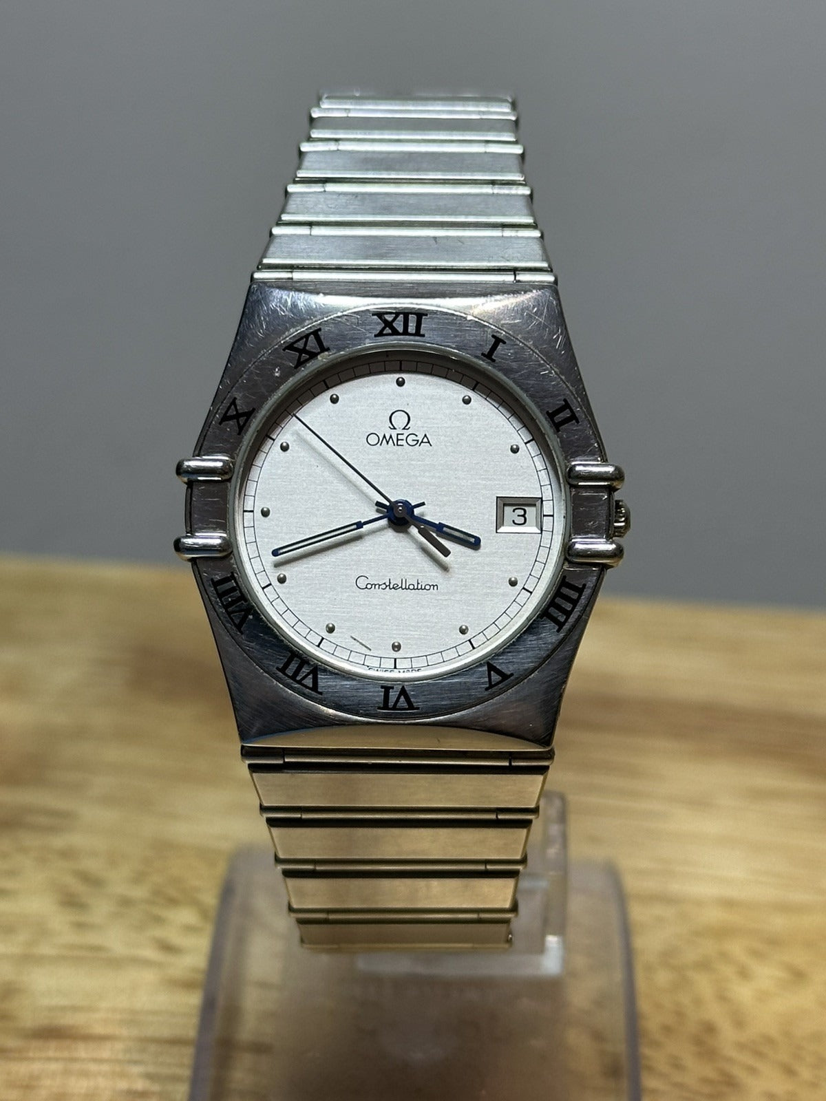 Vintage Omega Constellation Quartz Mens Watch - 396.1070.1 / 396.1080.1 - Running