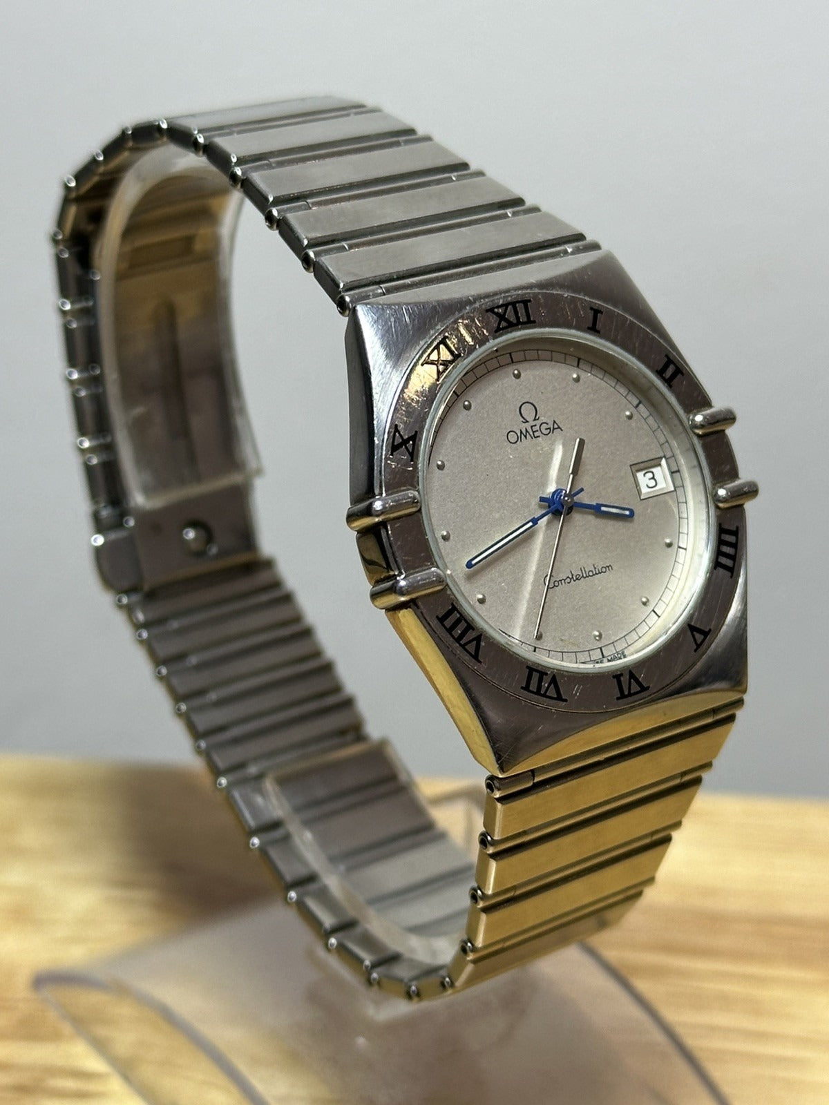 Vintage Omega Constellation Quartz Mens Watch - 396.1070.1 / 396.1080.1 - Running
