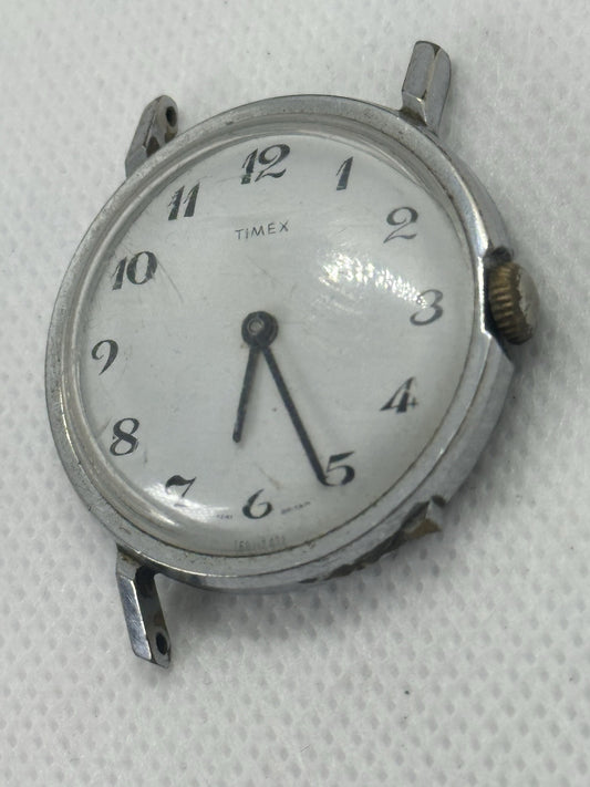 Vintage Timex Mens Watch, White Dial, Broken Lug - Running